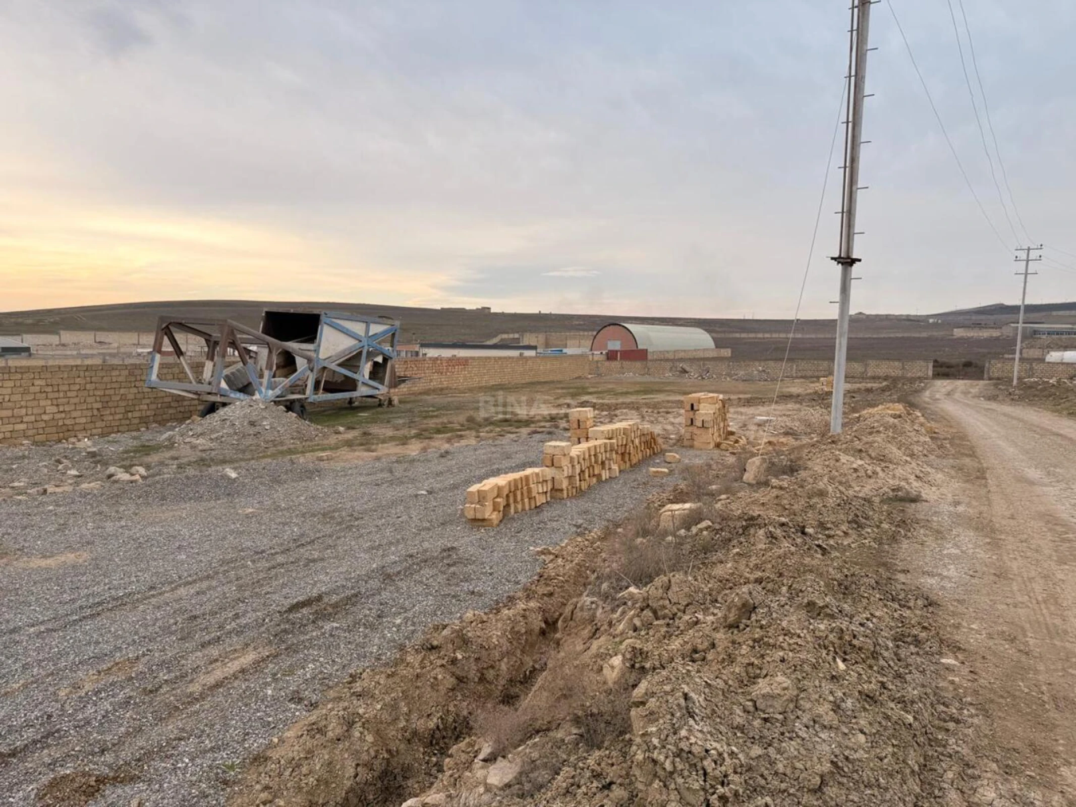 Satılır torpaq sahəsi 25 m²