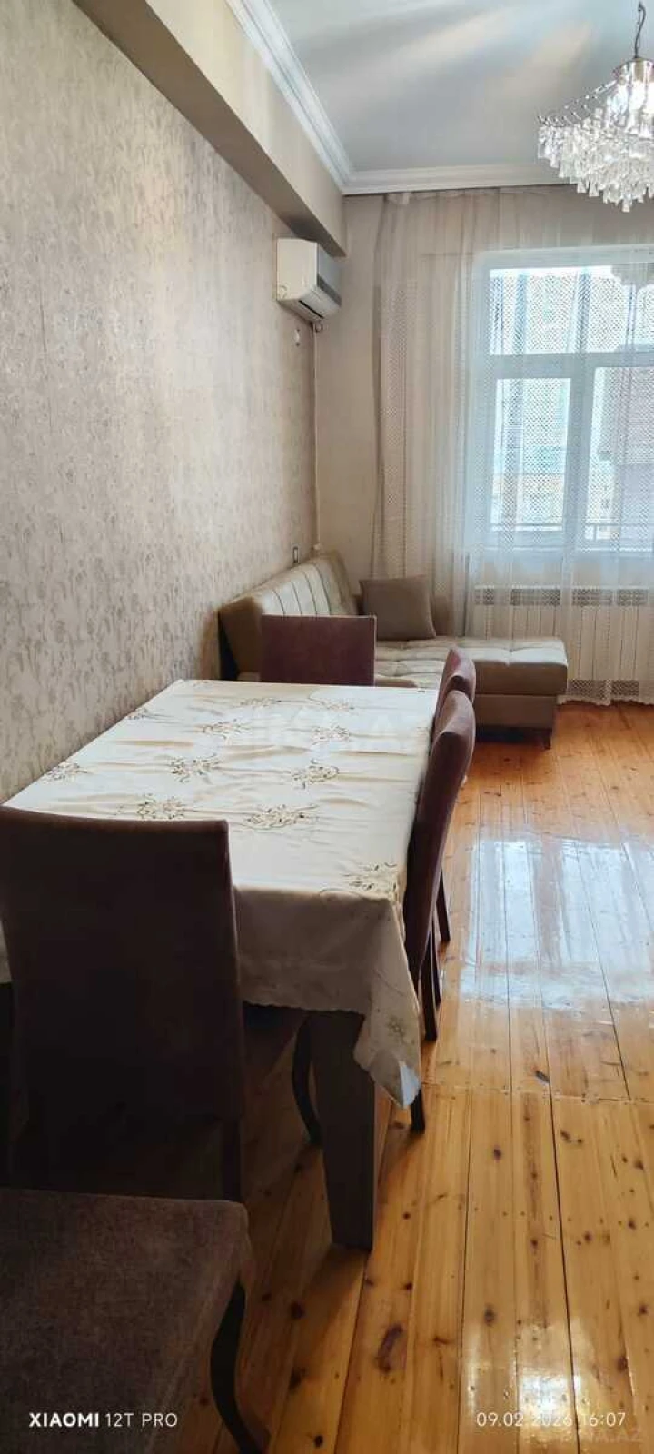 Kirayə verilir 2 otaqlı mənzil 60 m²