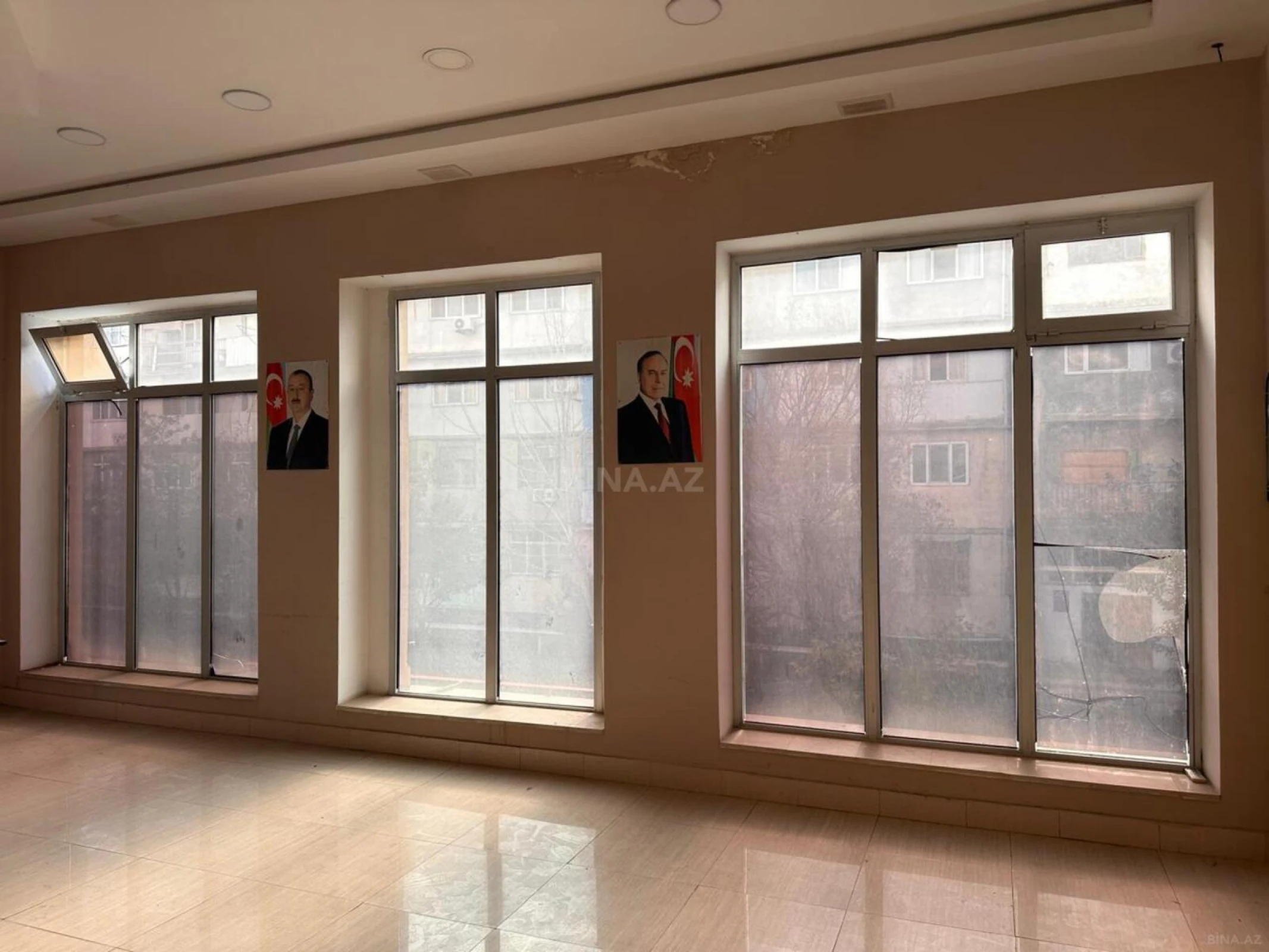 Kirayə verilir 2 otaqlı ofis 80 m²