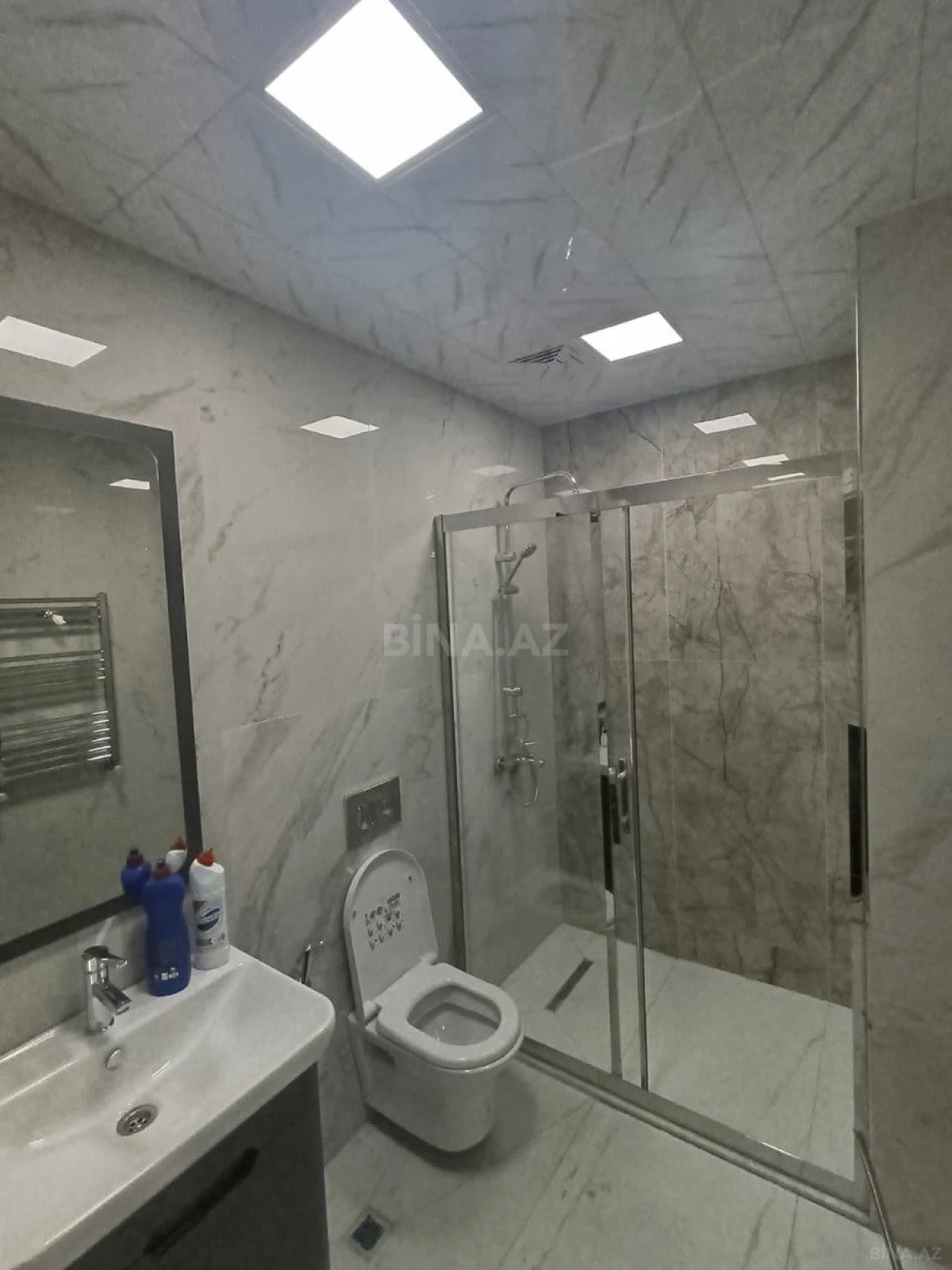 Kirayə verilir 2 otaqlı mənzil 65 m²