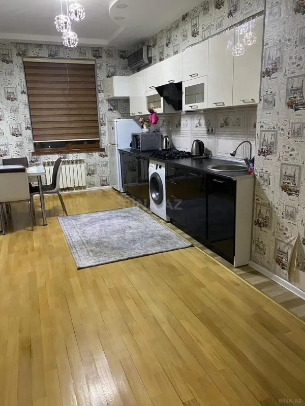 Kirayə verilir 2 otaqlı mənzil 95 m²