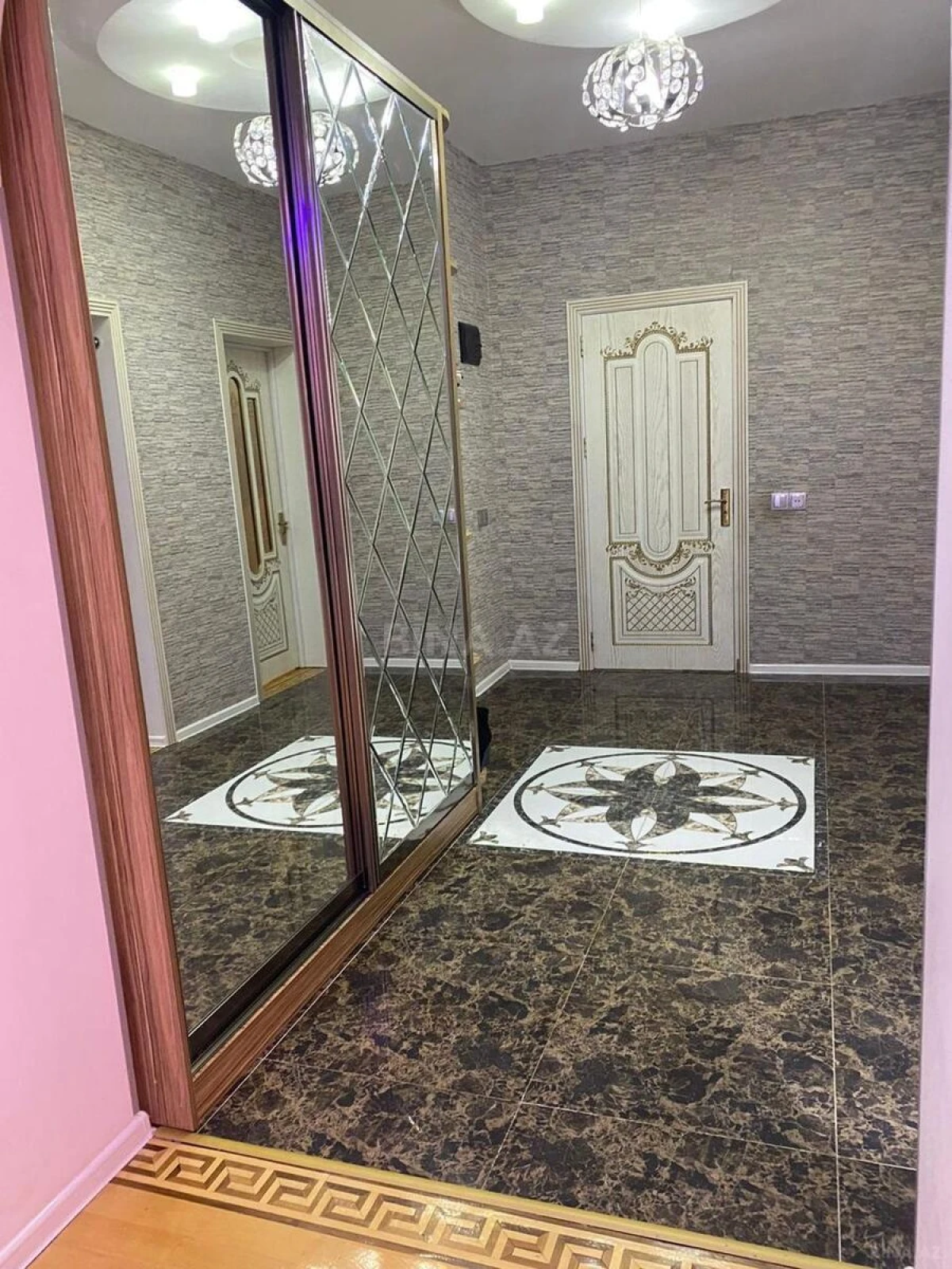 Kirayə verilir 2 otaqlı mənzil 95 m²