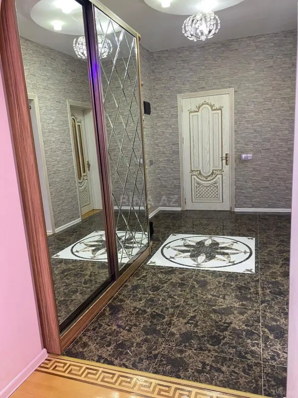 Kirayə verilir 2 otaqlı mənzil 95 m²