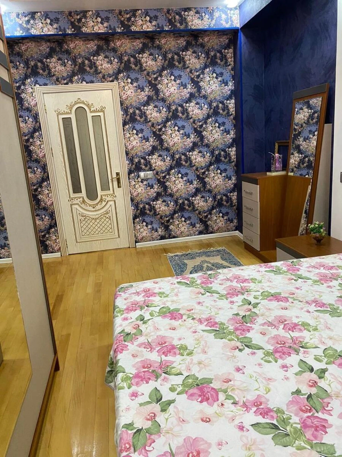 Kirayə verilir 2 otaqlı mənzil 95 m²