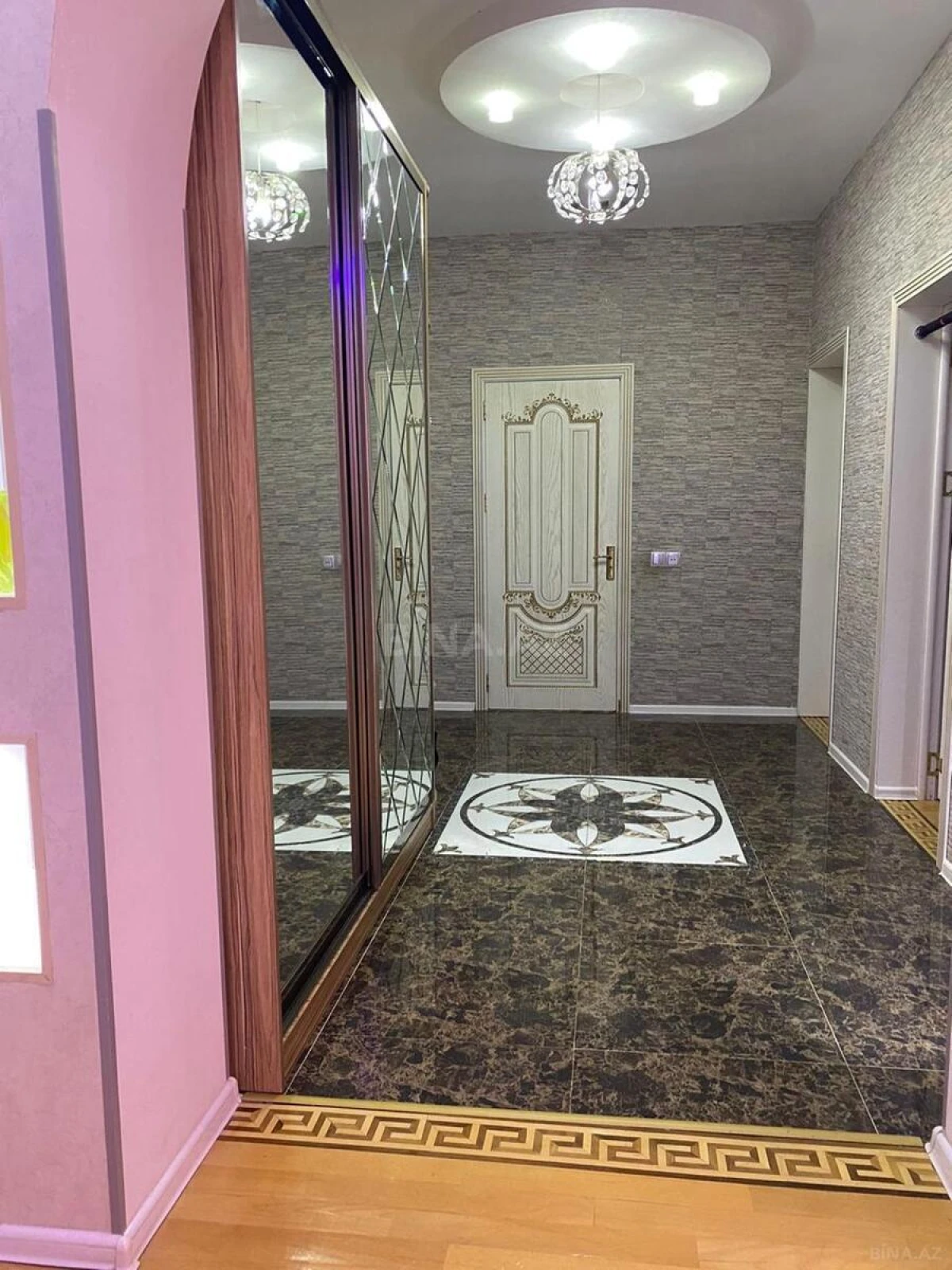 Kirayə verilir 2 otaqlı mənzil 95 m²