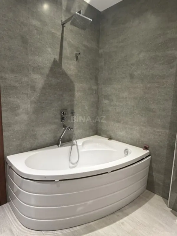 Kirayə verilir 2 otaqlı mənzil 83 m²