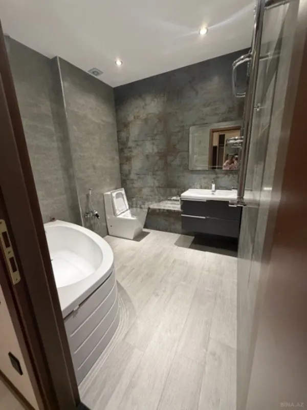 Kirayə verilir 2 otaqlı mənzil 83 m²