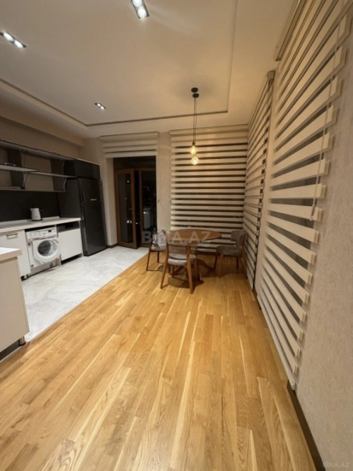 Kirayə verilir 2 otaqlı mənzil 83 m²