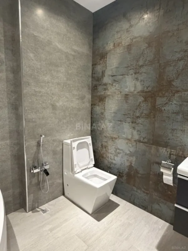 Kirayə verilir 2 otaqlı mənzil 83 m²