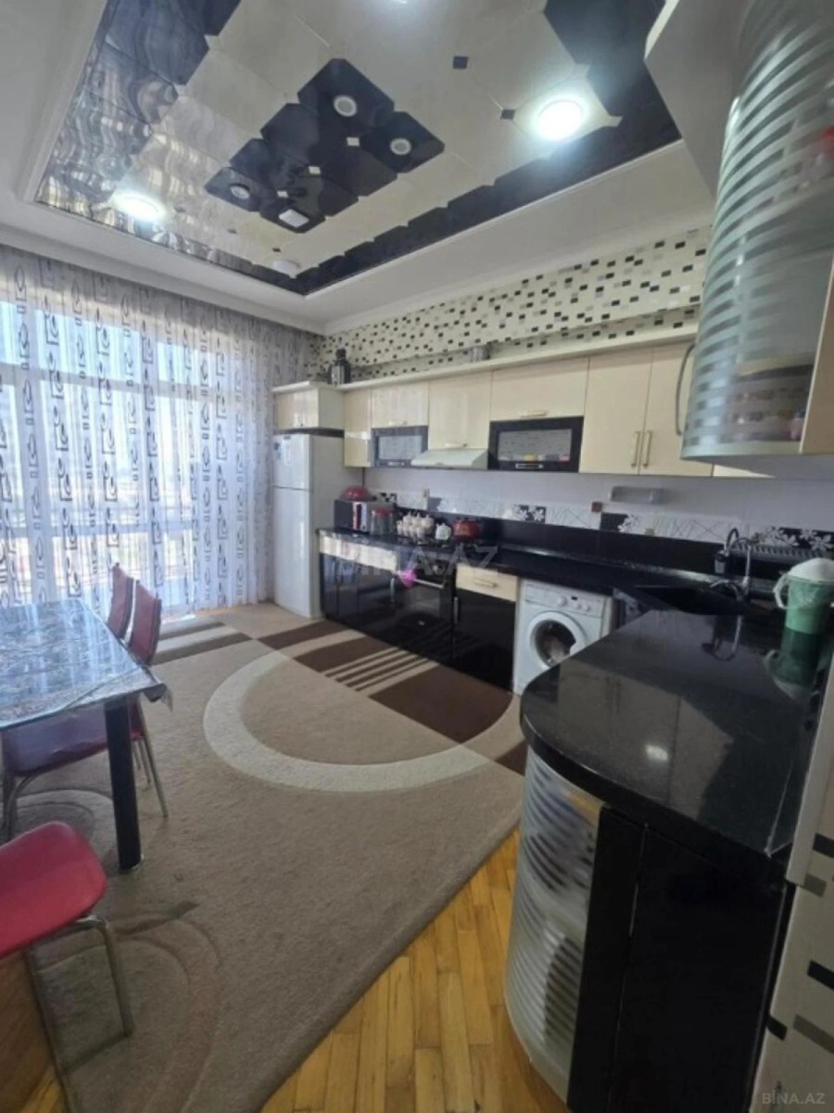 Satılır 3 otaqlı mənzil 126 m²
