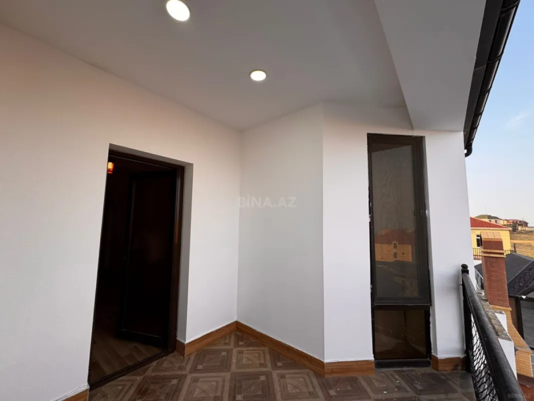 Satılır 9 otaqlı həyət evi 500 m²