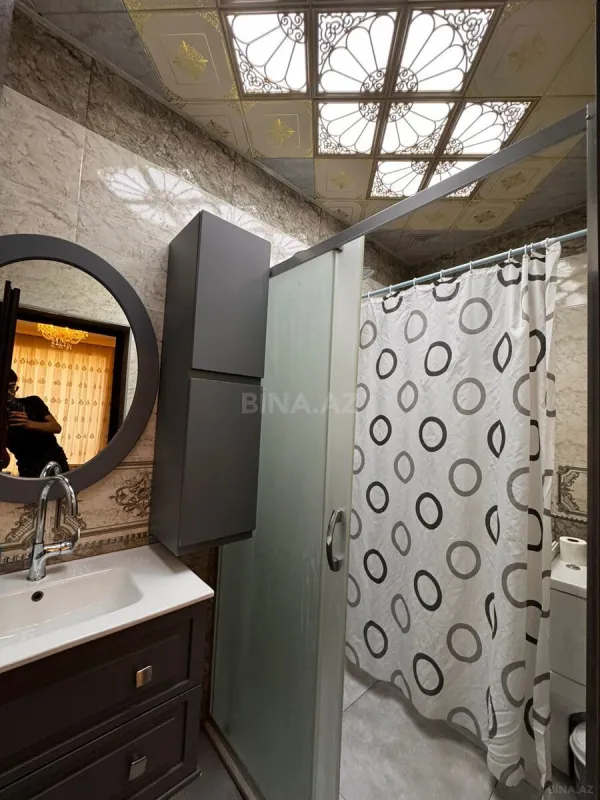 Satılır 9 otaqlı həyət evi 500 m²