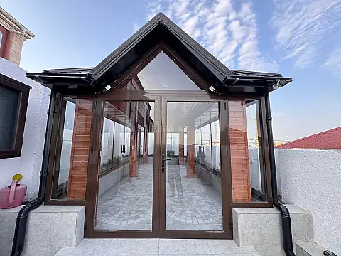 Satılır 9 otaqlı həyət evi 500 m²