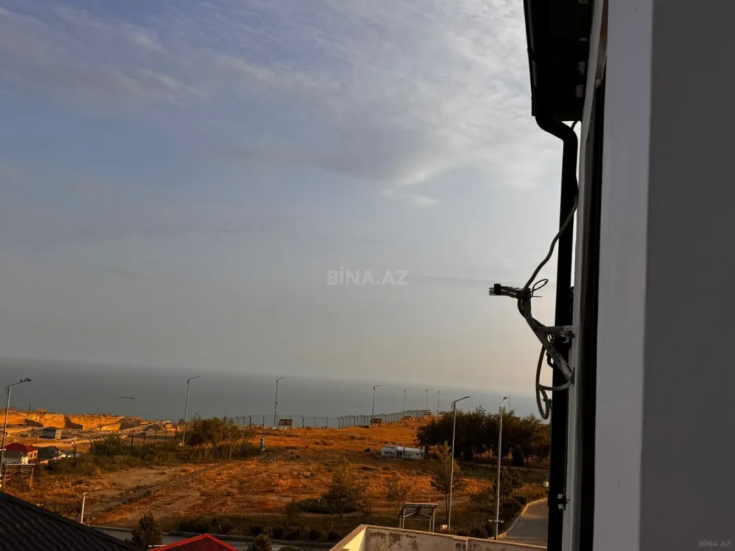 Satılır 9 otaqlı həyət evi 500 m²