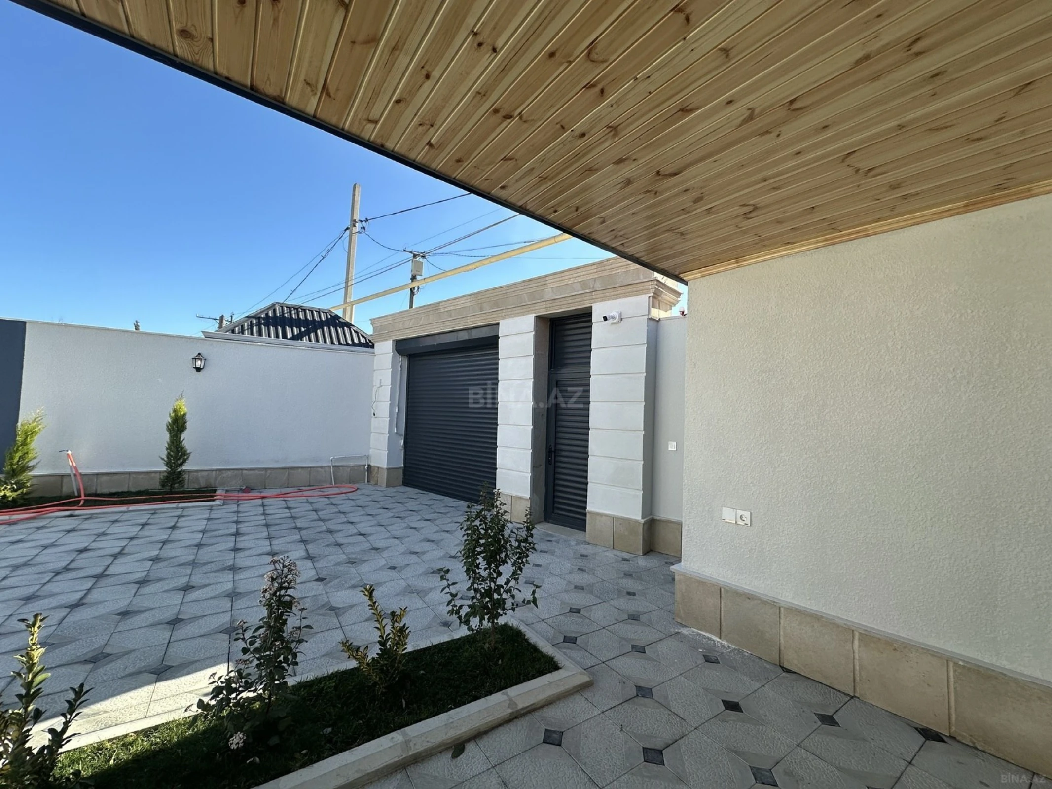 Satılır 5 otaqlı həyət evi 208 m²