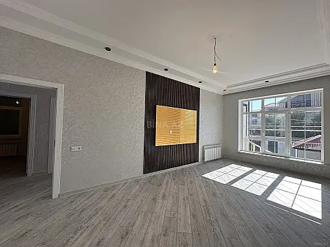 Satılır 5 otaqlı həyət evi 208 m²