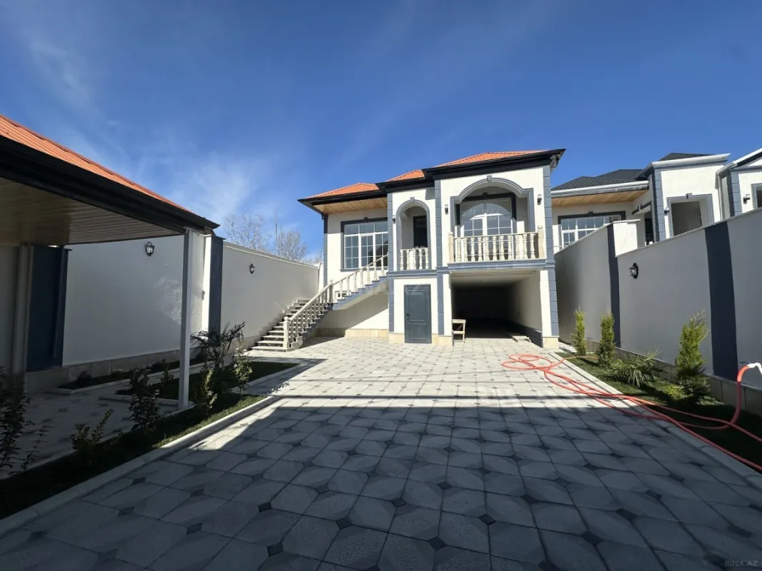 Satılır 5 otaqlı həyət evi 208 m²