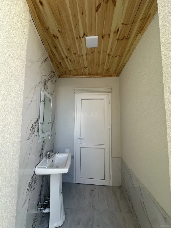 Satılır 5 otaqlı həyət evi 208 m²