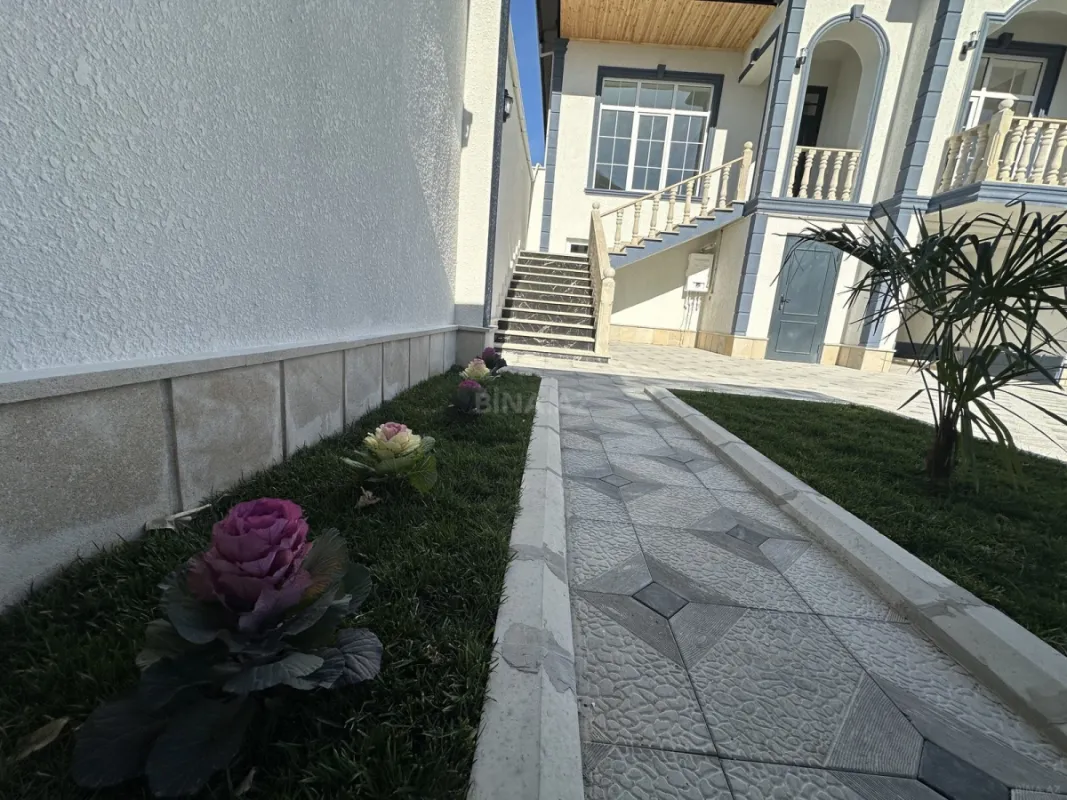 Satılır 5 otaqlı həyət evi 208 m²