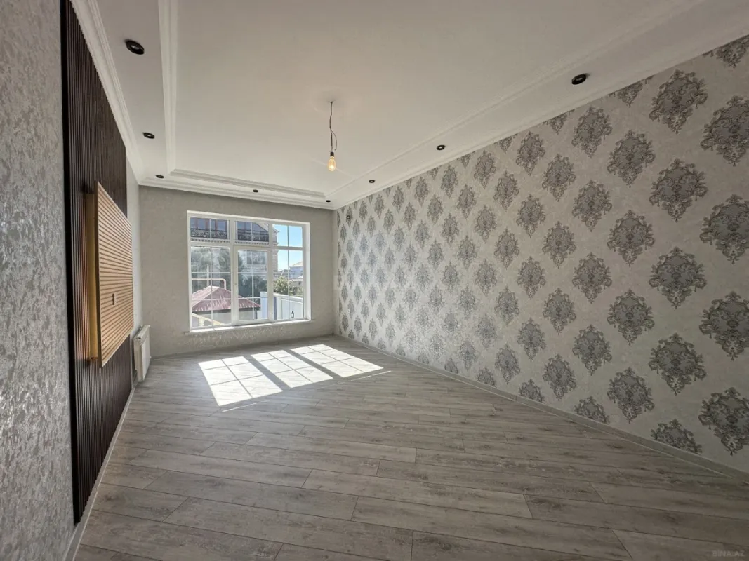 Satılır 5 otaqlı həyət evi 208 m²