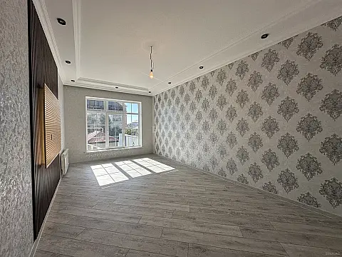 Satılır 5 otaqlı həyət evi 208 m²