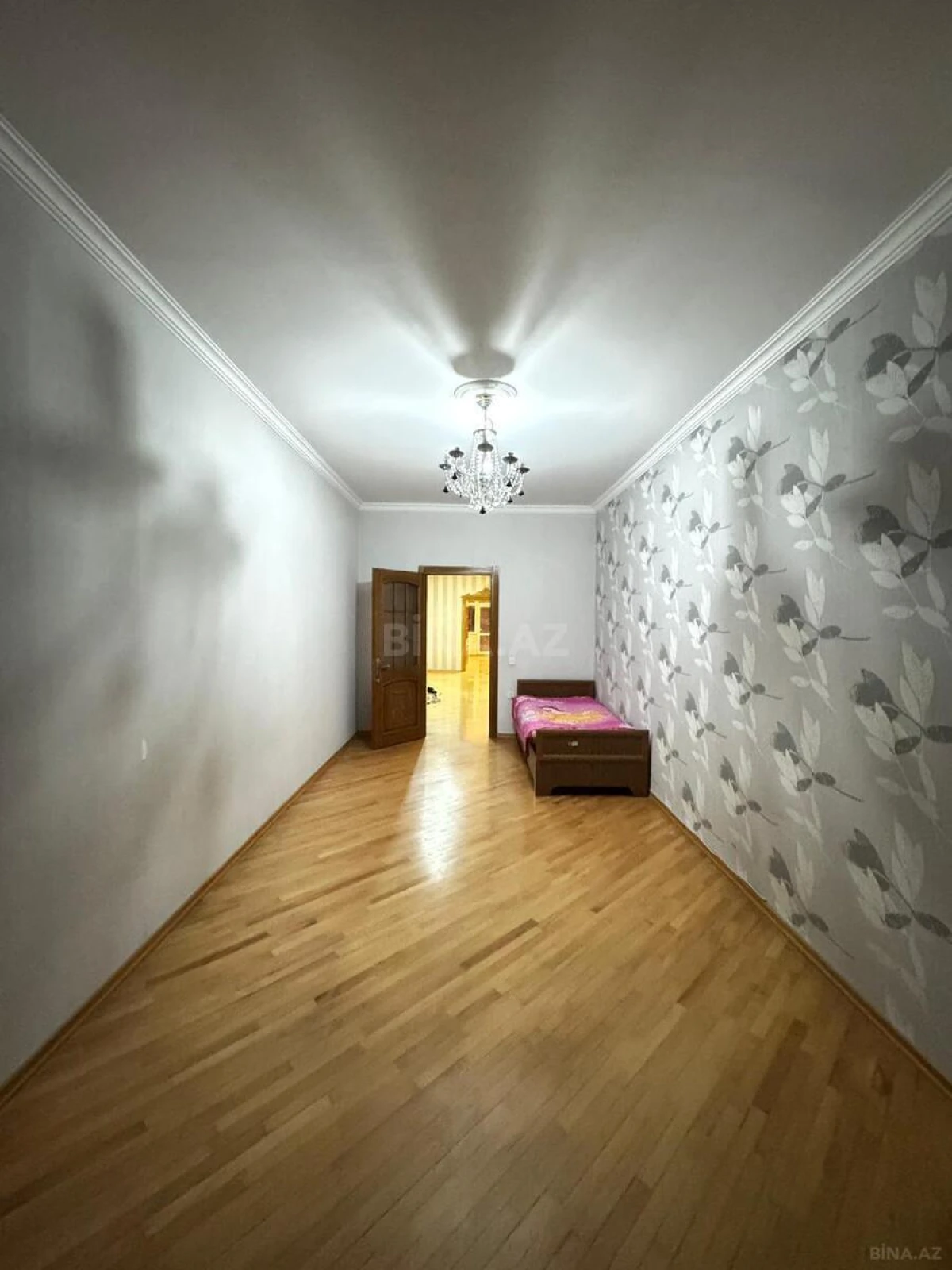 Kirayə verilir 3 otaqlı mənzil 167 m²