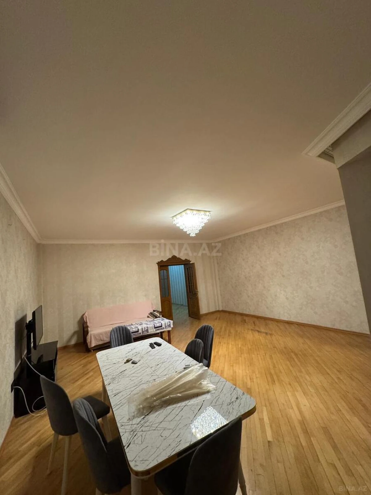 Kirayə verilir 3 otaqlı mənzil 167 m²