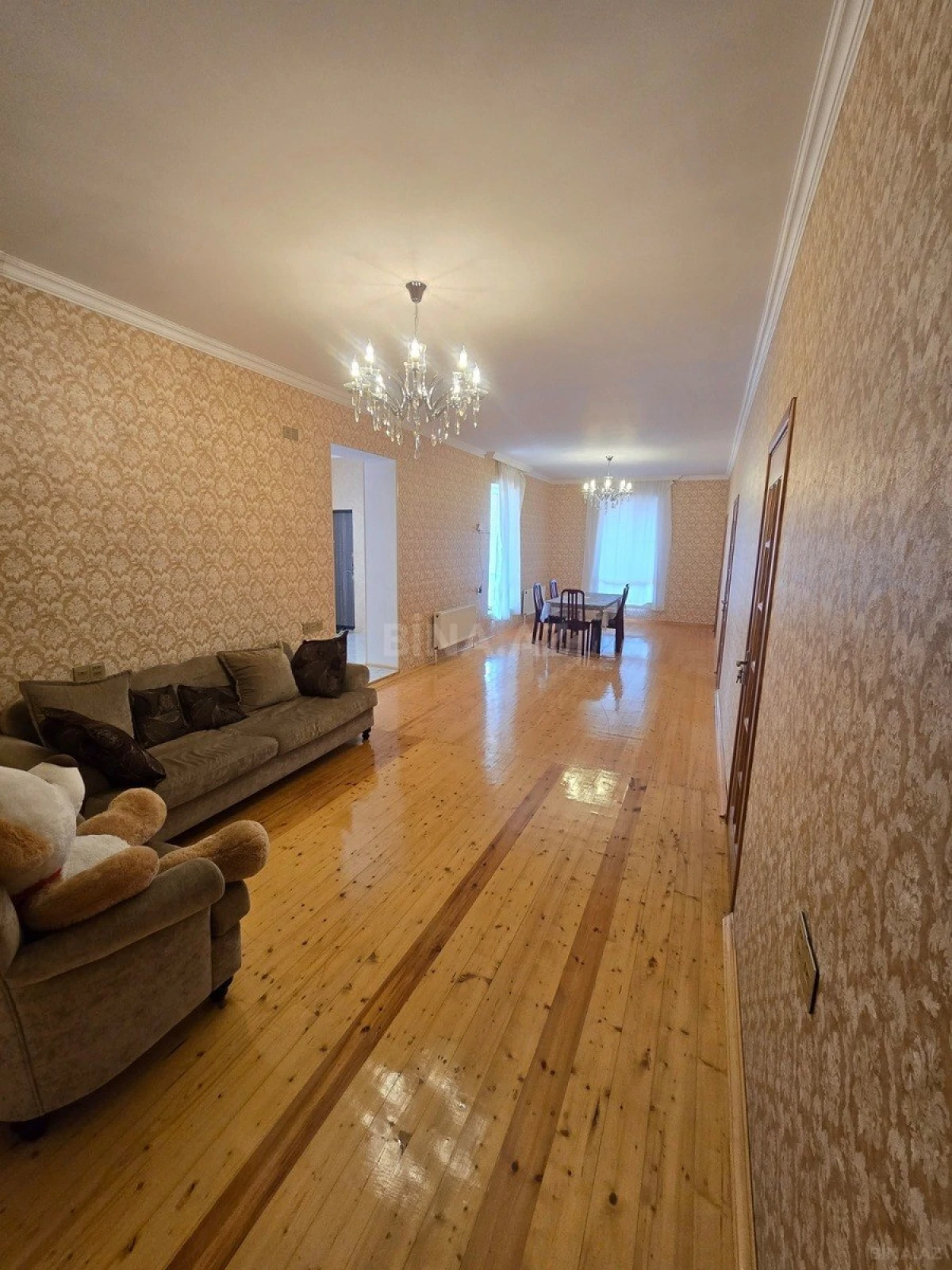 Satılır 4 otaqlı həyət evi 200 m²