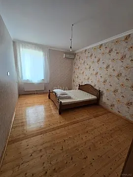 Satılır 4 otaqlı həyət evi 200 m²