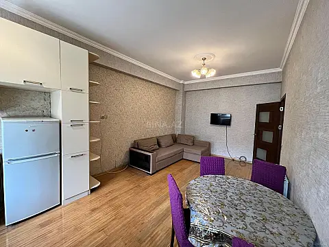 Kirayə verilir 2 otaqlı mənzil 74 m²