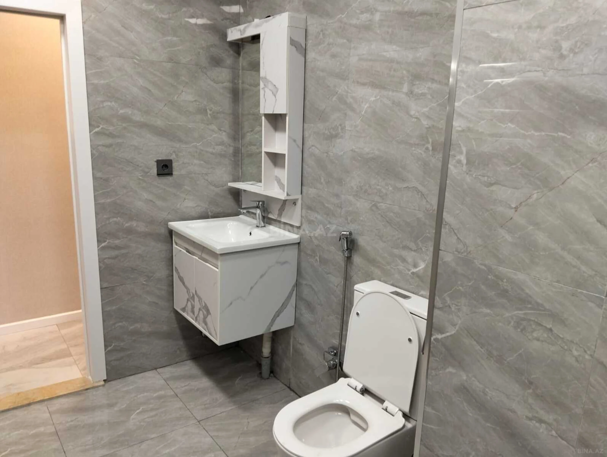 Satılır 2 otaqlı mənzil 54 m²