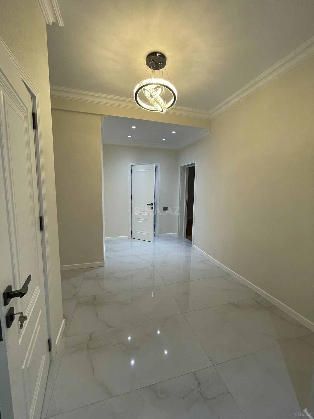 Satılır 2 otaqlı mənzil 90 m²