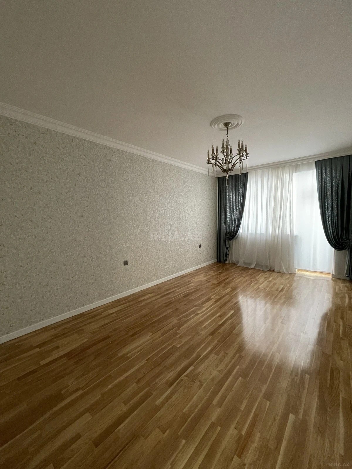 Satılır 2 otaqlı mənzil 90 m²