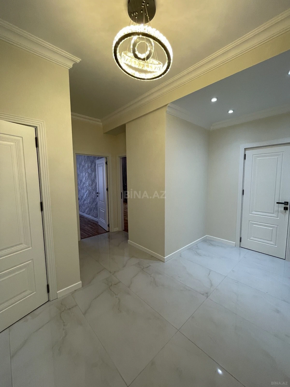 Satılır 2 otaqlı mənzil 90 m²