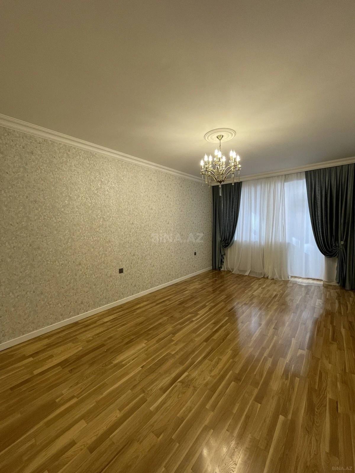 Satılır 2 otaqlı mənzil 90 m²