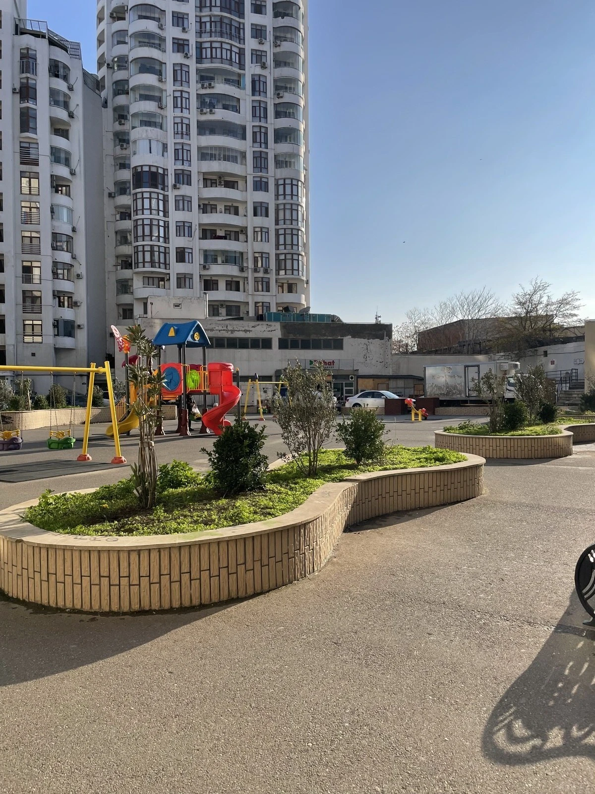 Satılır 2 otaqlı mənzil 90 m²