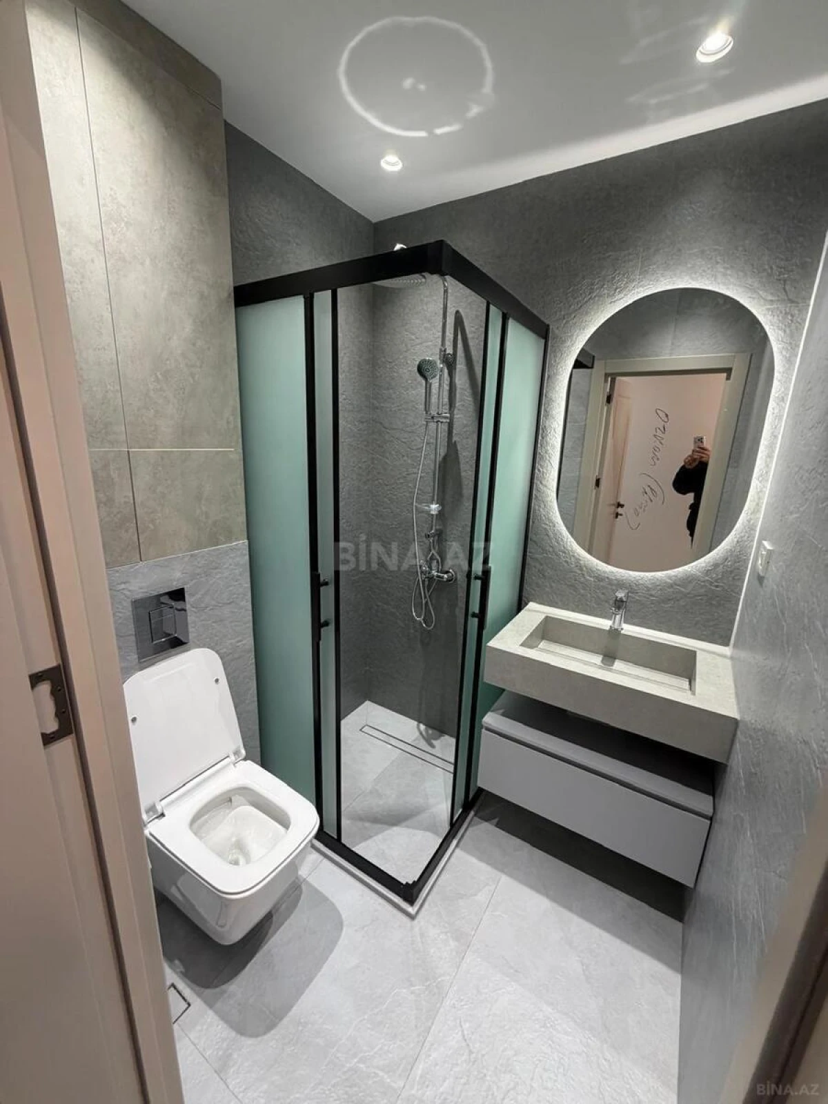 Satılır 4 otaqlı mənzil 142 m²