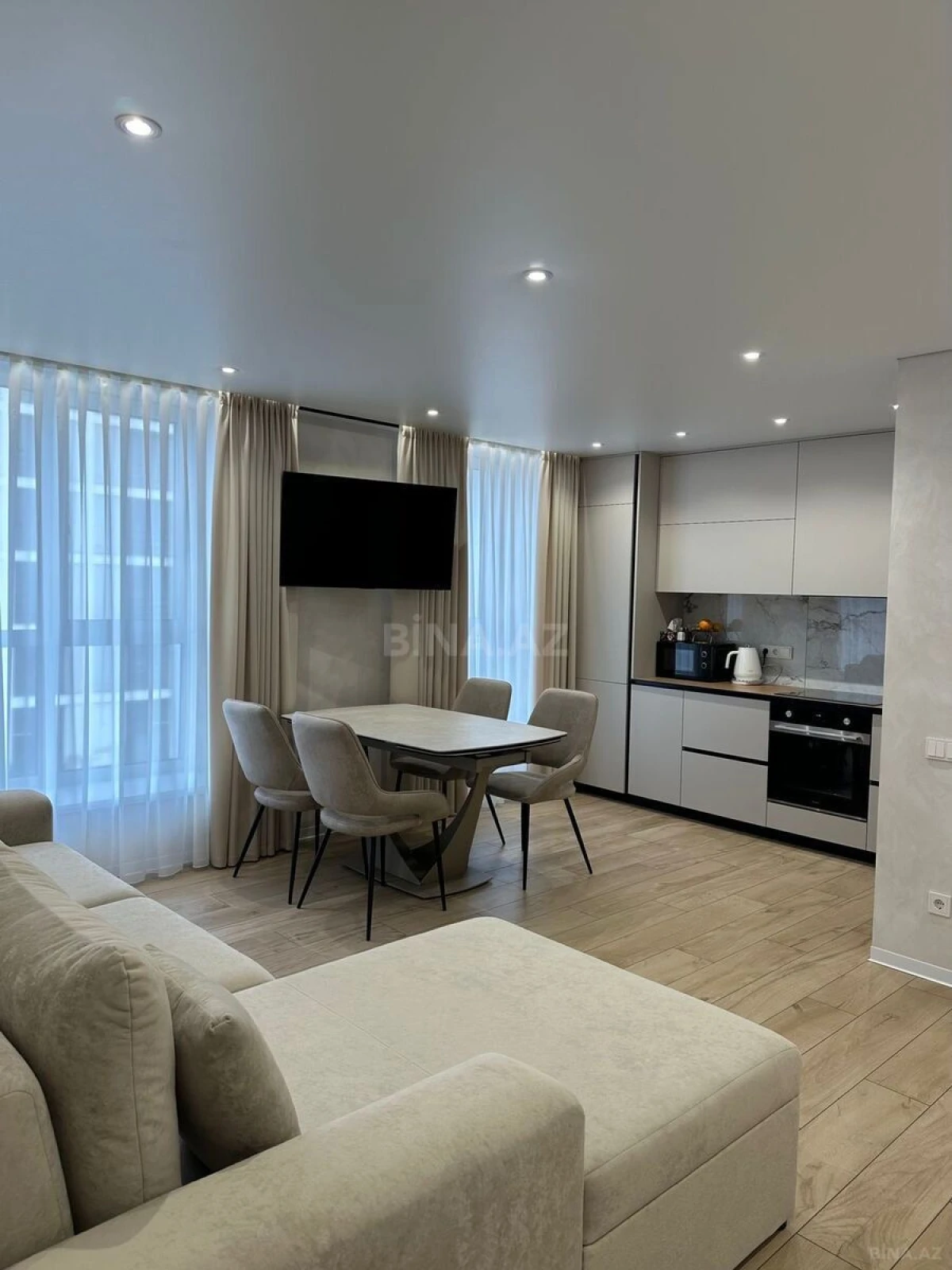 Kirayə verilir 2 otaqlı mənzil 60 m²