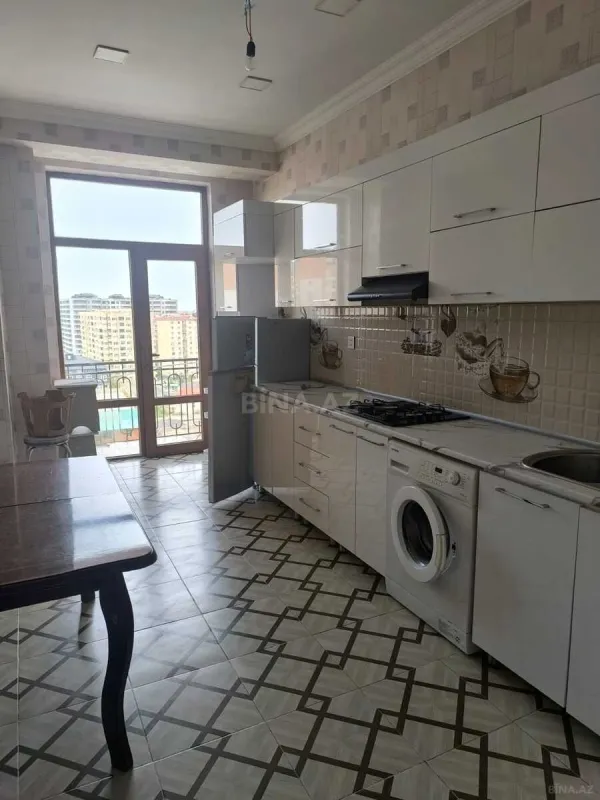 Kirayə verilir 2 otaqlı mənzil 75 m²
