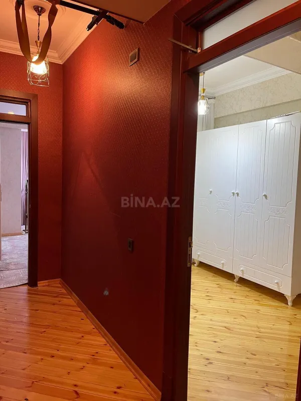 Satılır 4 otaqlı mənzil 140 m²