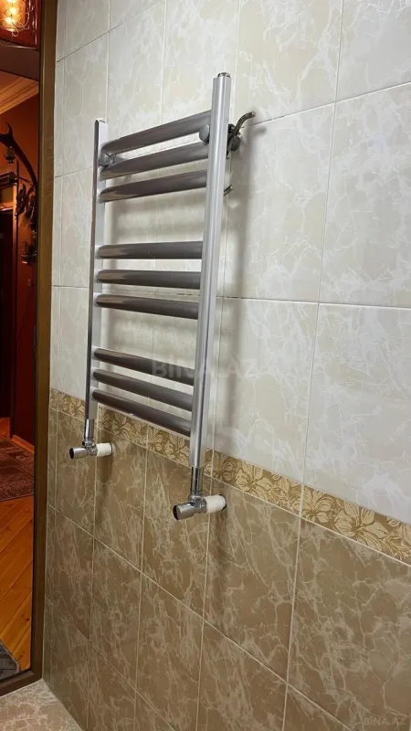 Satılır 4 otaqlı mənzil 140 m²