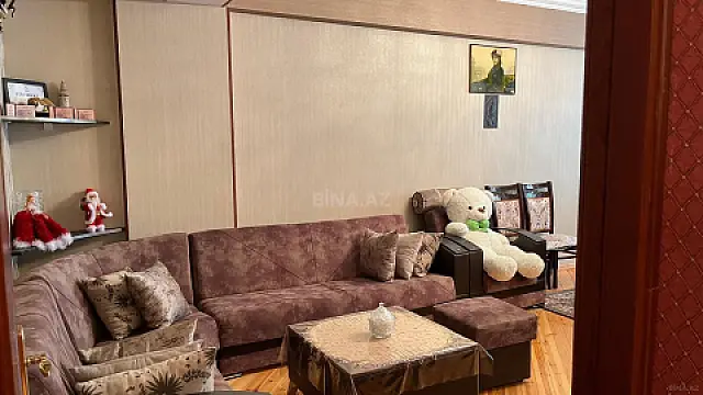 Satılır 4 otaqlı mənzil 140 m²