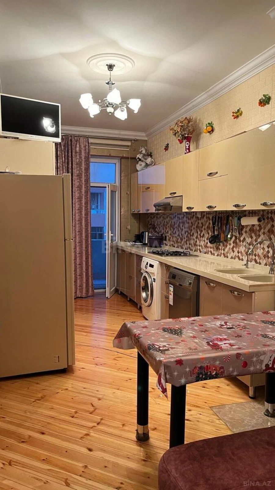 Satılır 4 otaqlı mənzil 140 m²