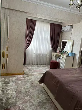 Satılır 4 otaqlı mənzil 140 m²
