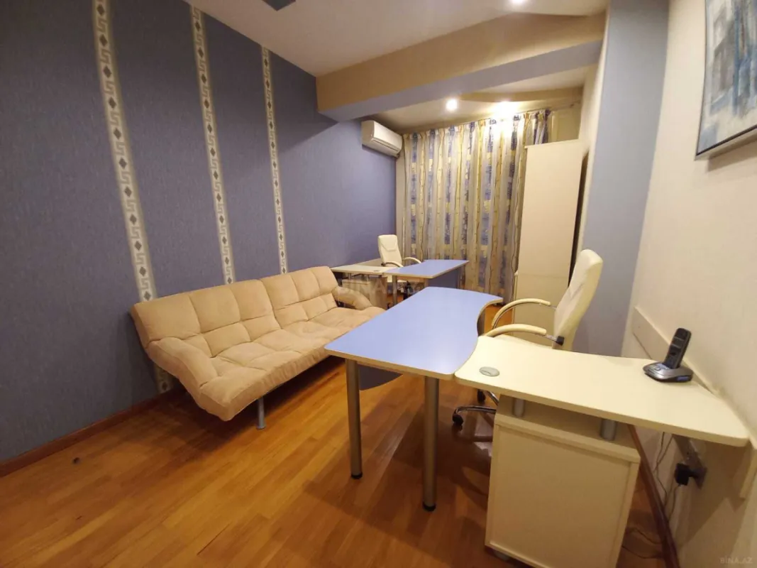 Satılır 4 otaqlı mənzil 148 m²