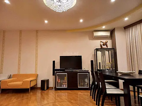 Satılır 4 otaqlı mənzil 148 m²