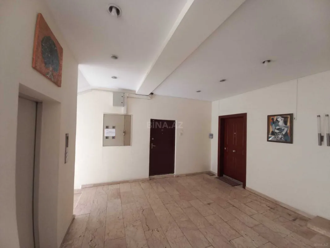 Satılır 4 otaqlı mənzil 148 m²