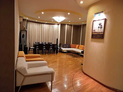 Satılır 4 otaqlı mənzil 148 m² — Bakı 4 otaq 148.00 m²