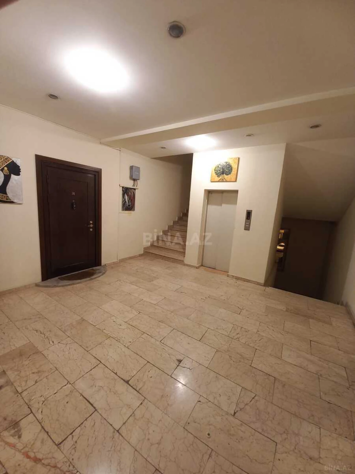 Satılır 4 otaqlı mənzil 148 m²