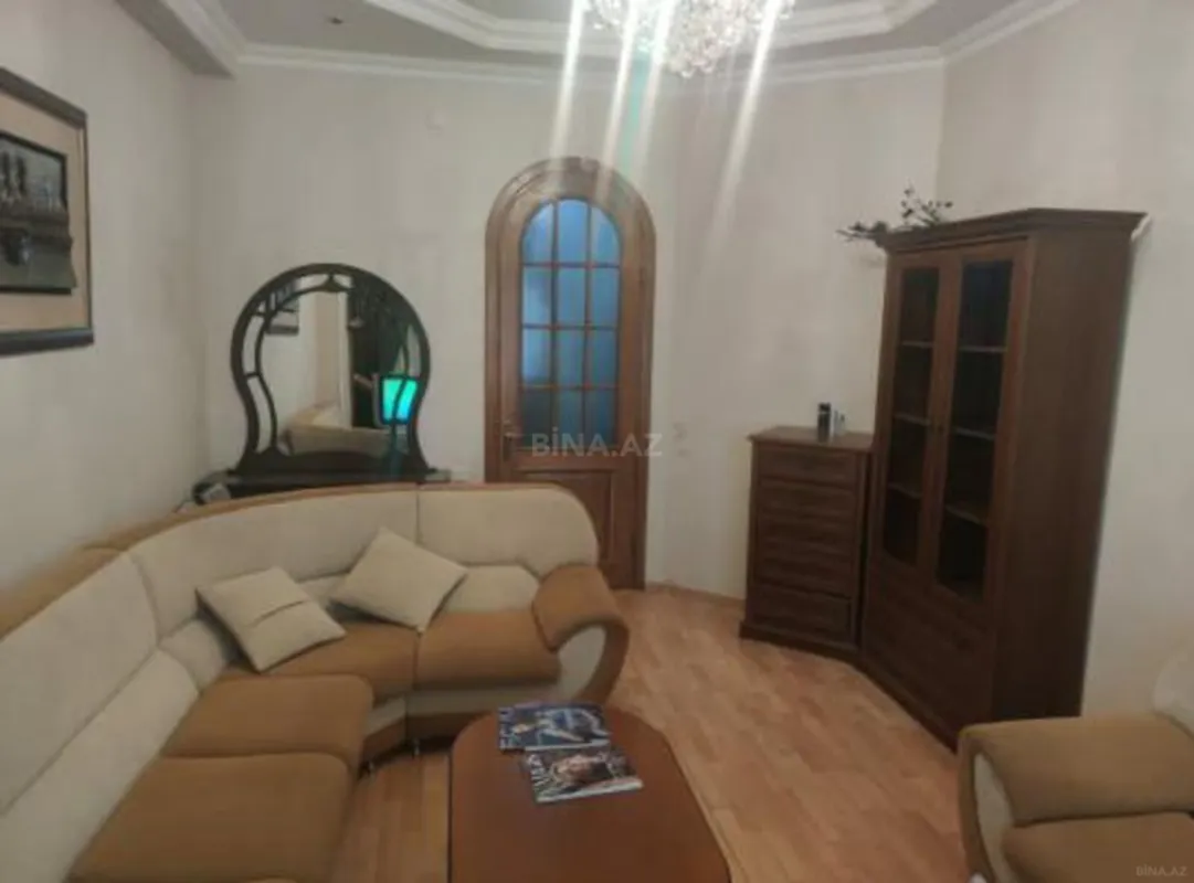 Kirayə verilir 2 otaqlı mənzil 60 m²